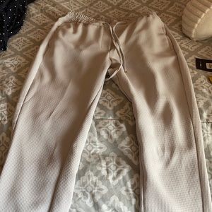 H&M white stretchy crop pants